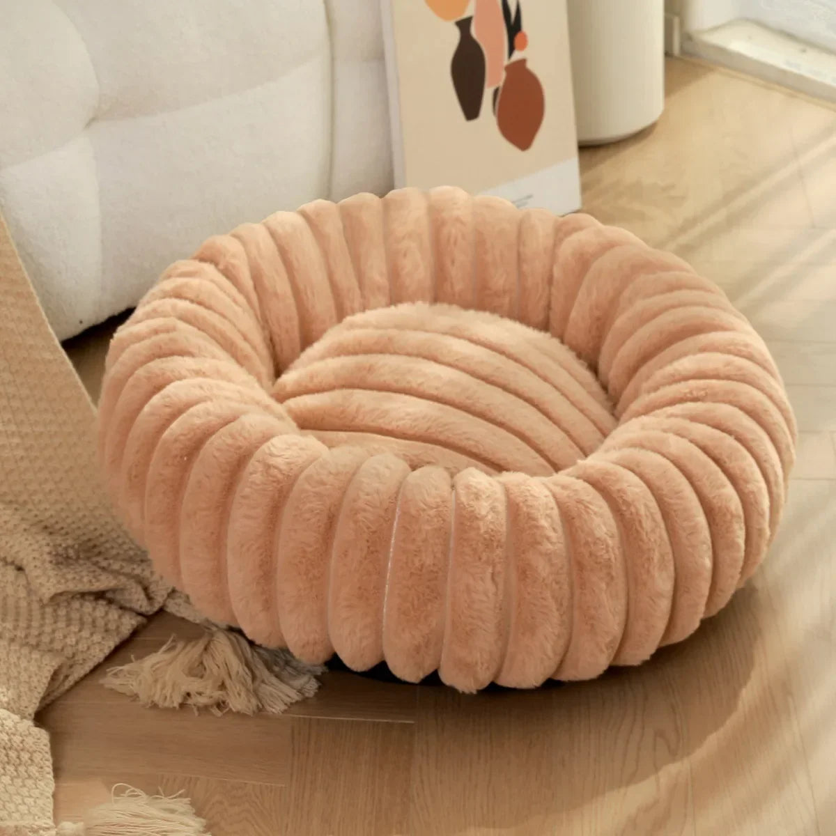 SnuggleNest Plush Pet Bed - Cozy Winter Retreat for Cats and Dogs