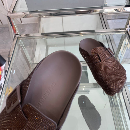 BIRKENSTOCK CLOG ATTACHED RHINESTONES IN BROWN CALFSKIN